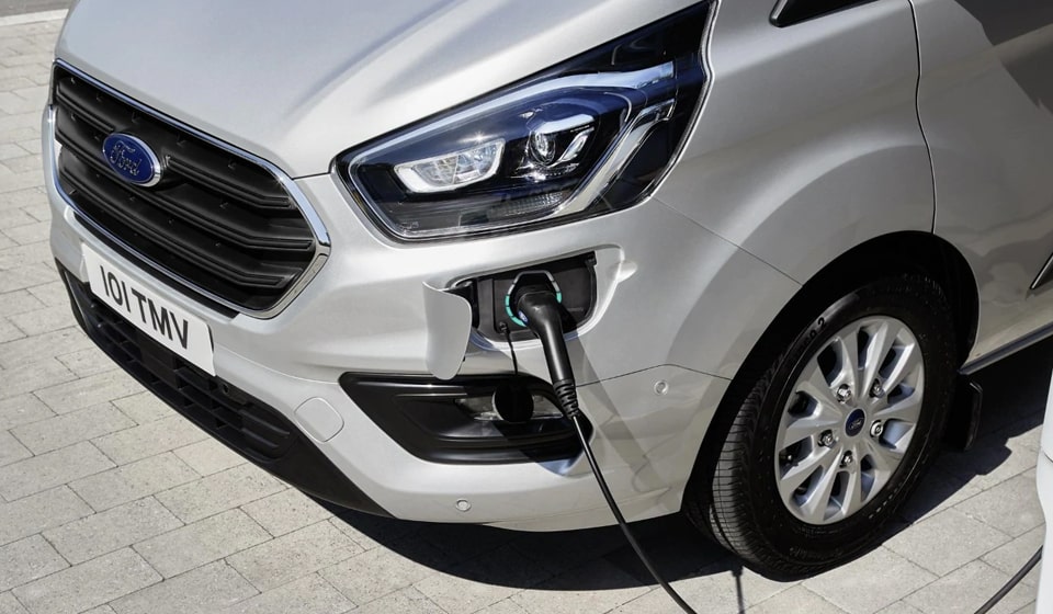 Ford Transit Custom Plug-in Hybrid Recharging